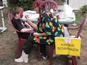 Für die Kinder gab es eindrucksvolle Gesichtsbemalungen beim "Kinderschminken"